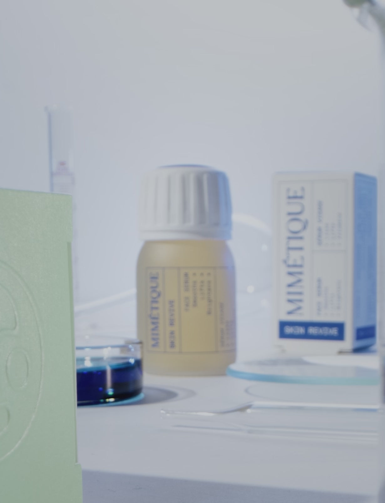 
                      
                        Charger et lire la vidéo dans la visionneuse de la galerie, SKIN REVIVE
                      
                    